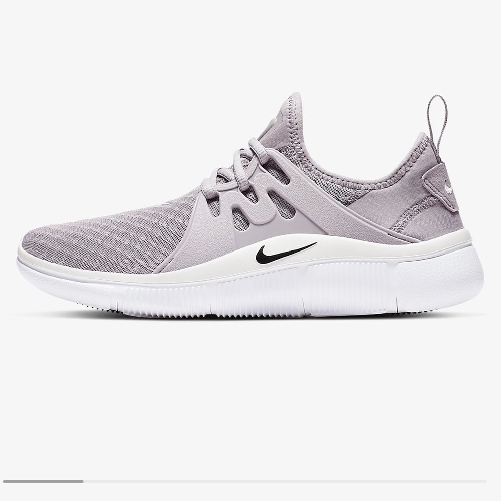 Nike Acalme